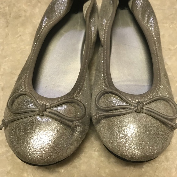 Ballet shoes for little girls - Picture 4 of 5
